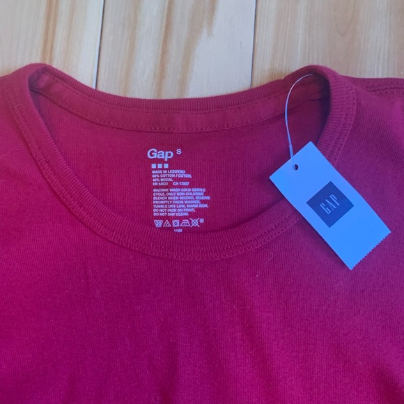 2/$15 Gap Long Sleeve Tee (NWT) - Picture 4 of 4